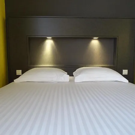 La Croix D'or Logis Hotell 3*